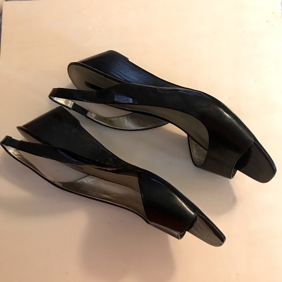 Bandolino Size 9 1/2 Black Patent Low Wedges - Picture 4 of 4